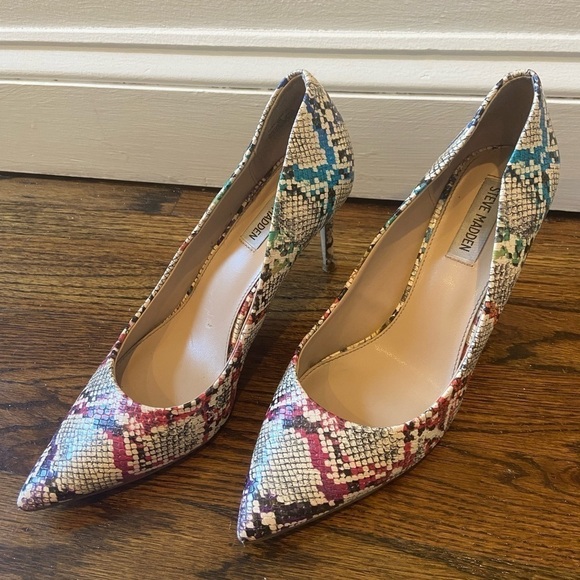 Steve Madden Rainbow Pointy Snakeskin Textured Colorful Stiletto High Heels 9 - Picture 1 of 10
